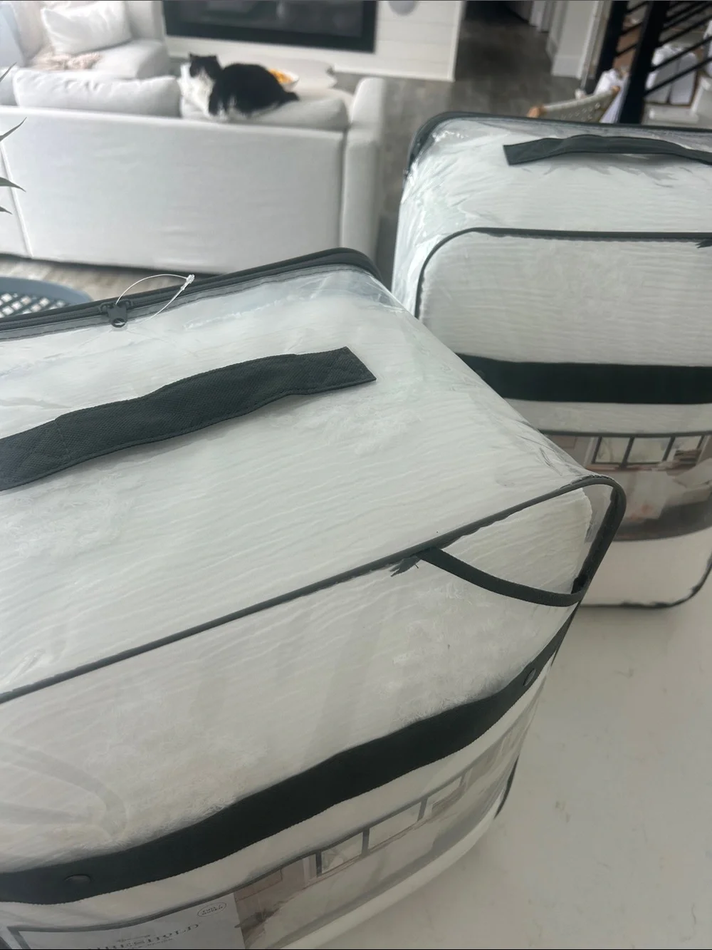 White Textured Diamond Duvet Comforter and 2 shams full queen
